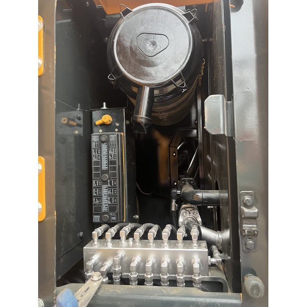 2023 Hyundai HX220HD-44209760