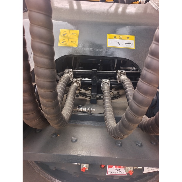 2023 هيونداي 305LC-9T-44209798