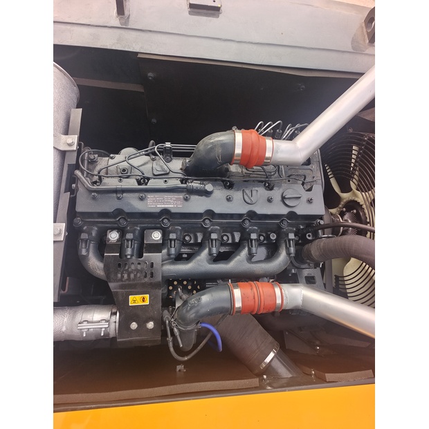 2023 هيونداي 305LC-9T-44209801