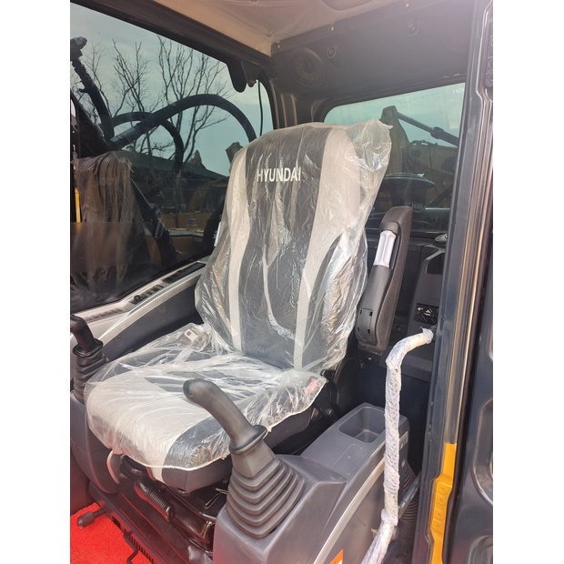 2023 هيونداي 305LC-9T-44209803