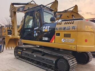 صورة ل حفارات مجنزرة 2023 كاتربيلر 320D