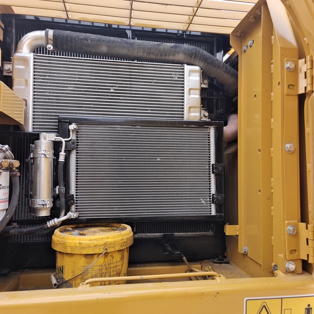 2023 كاتربيلر 320D-44210019