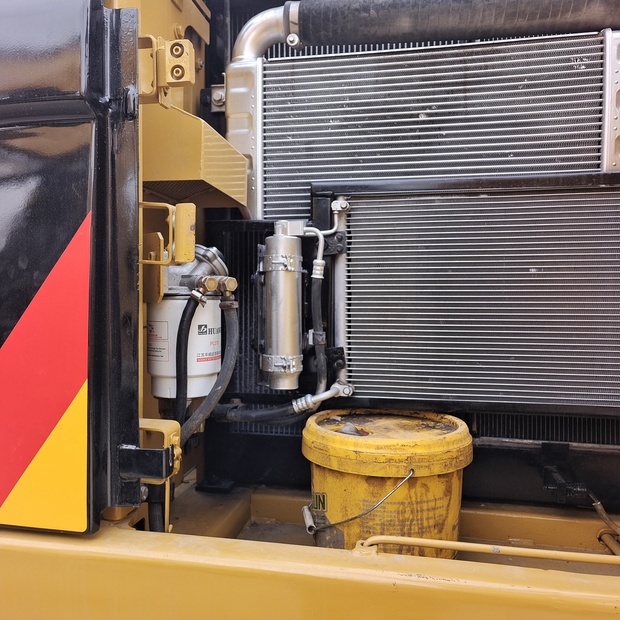 2023 كاتربيلر 320D-44210020