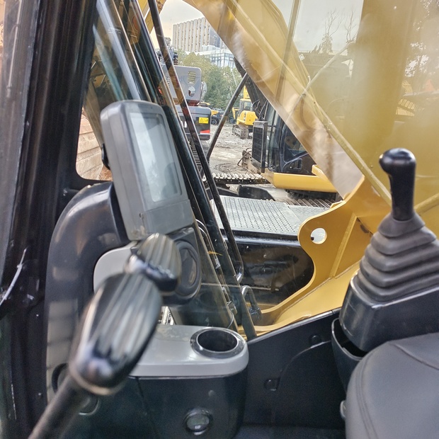 2023 كاتربيلر 320D-44210022