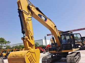 صورة ل حفارات 2023 كاتربيلر 320D2L