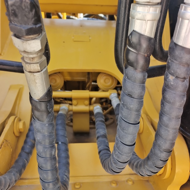 2023 Caterpillar 320D2L-44210041