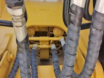 2023-caterpillar-320d2l-1393135-44210041