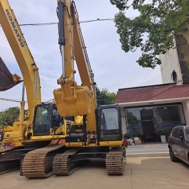 2023 Caterpillar 320D2-44210064