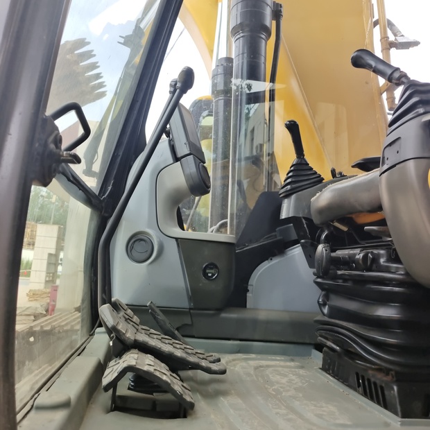 2023 Caterpillar 320D2-44210070