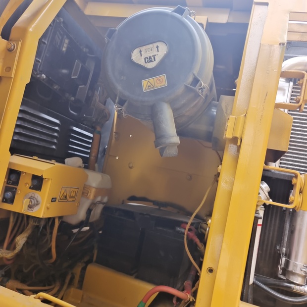 2023 Caterpillar 320D2-44210071