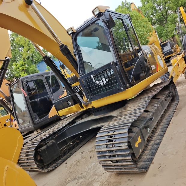 2023 كاتربيلر 323D-44210101