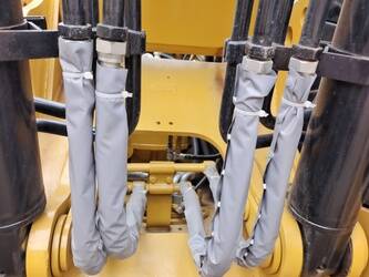 2023-caterpillar-323d-1393140-44210103