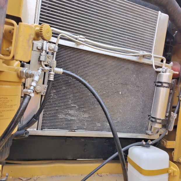 2023 كاتربيلر 323D-44210107