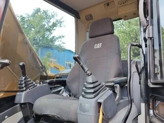 2023-caterpillar-323d-1393140-44210108