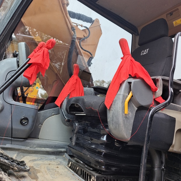 2023 Caterpillar 329D-44210337