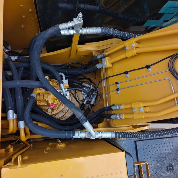 2023 كاتربيلر 324DL-44210351