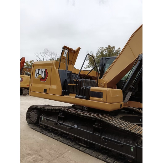 2023 Caterpillar 330GC-44210374