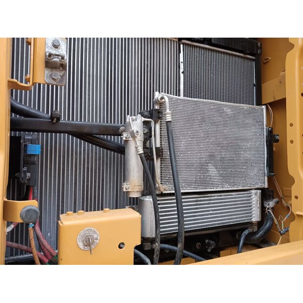 2023 Caterpillar 330GC-44210379