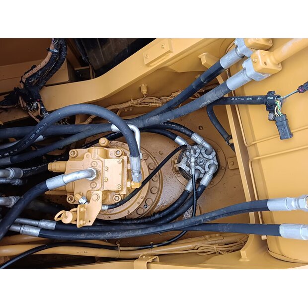 2023 Caterpillar 330GC-44210386