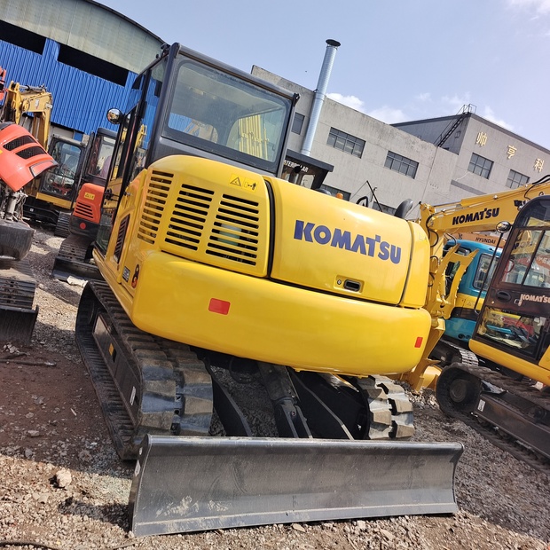 2023 Komatsu PC70-44210465
