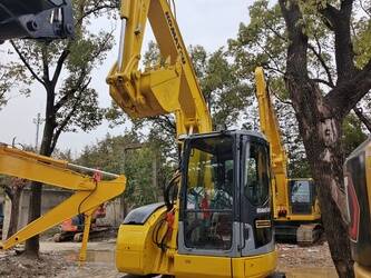 صورة ل حفارات صغيرة 2023 كوماتسو PC78US