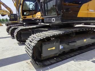 2024-hyundai-215lc-9t-44210604