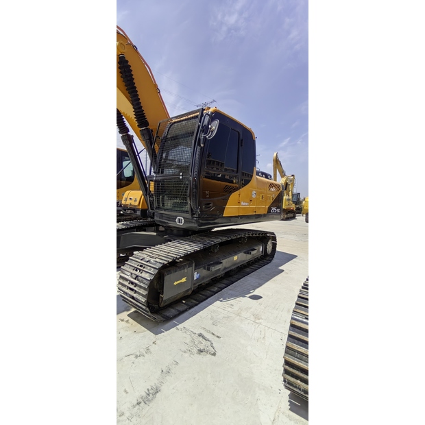 2024 هيونداي 215LC-9T-44210605