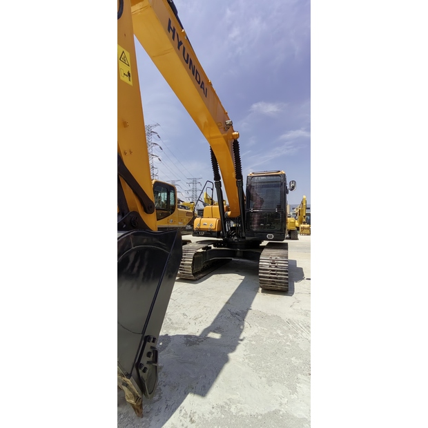 2024 هيونداي 215LC-9T-44210608