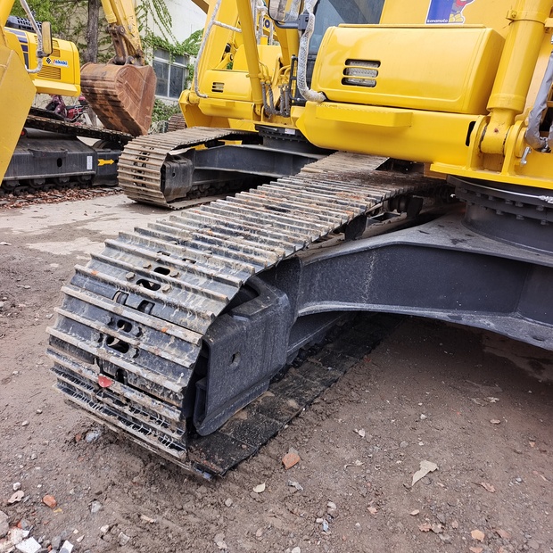 2023 Komatsu PC200-8-44210765