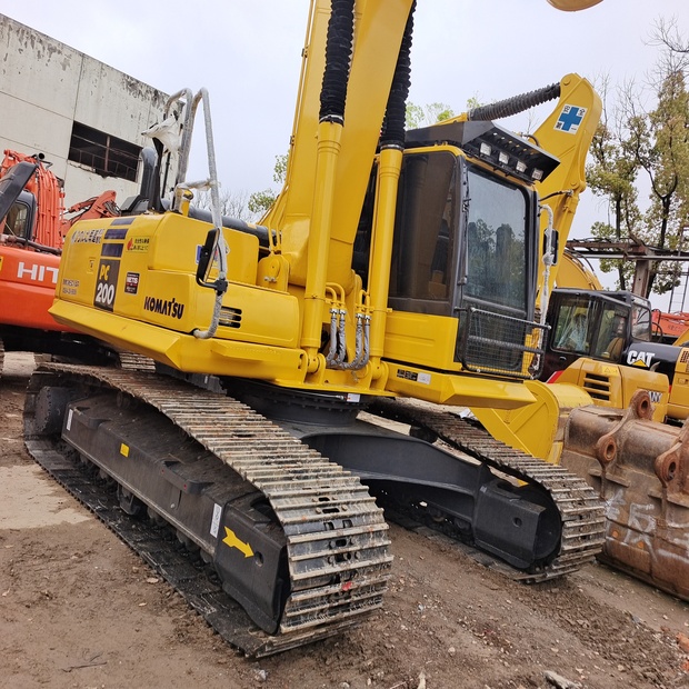 2023 Komatsu PC200-8-44210766