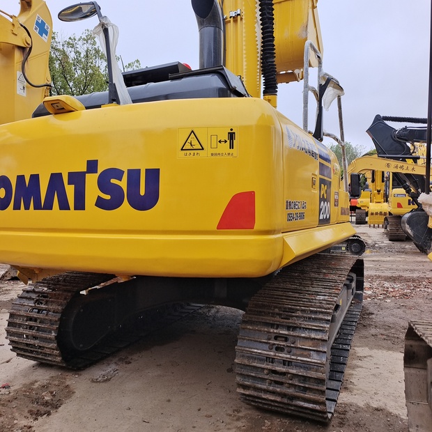 2023 Komatsu PC200-8-44210768