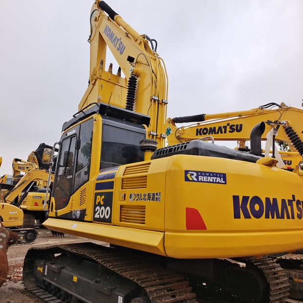 2023 Komatsu PC200-8-44210769