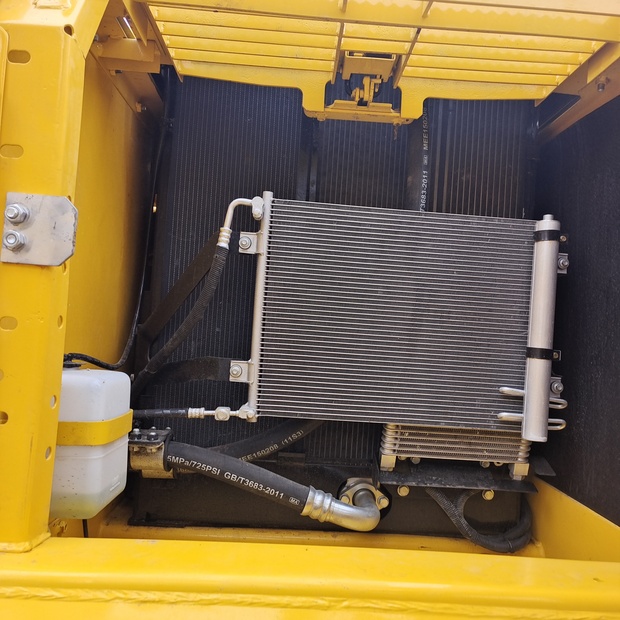 2023 Komatsu PC200-8-44210770