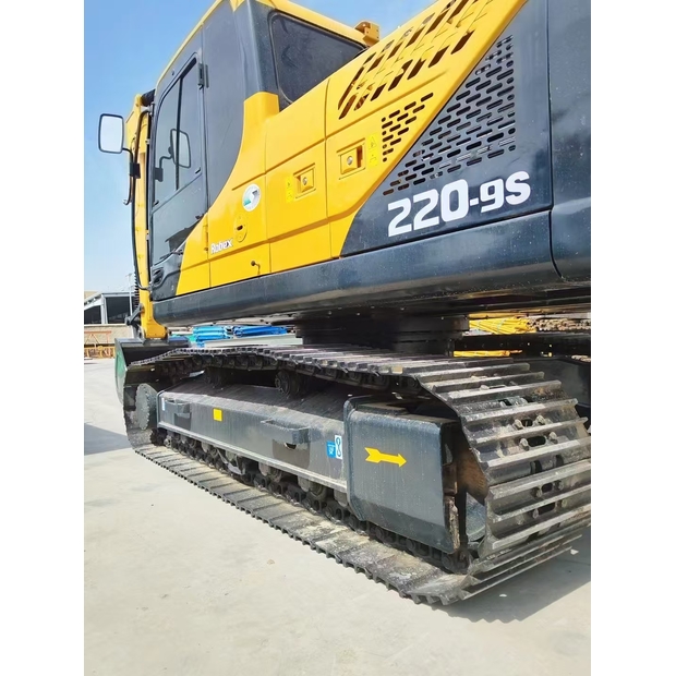 2024 هيونداي 220LC-9S-44210778