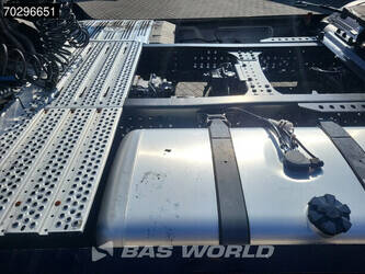 2021-mercedes-benz-actros-1848-1321141-44211218