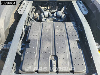 2021-mercedes-benz-actros-1848-1321141-44211222