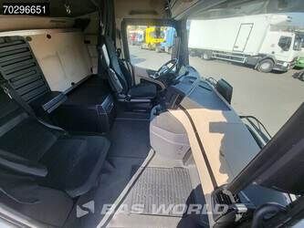 2021-mercedes-benz-actros-1848-1321141-44211236