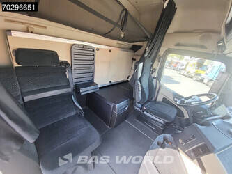 2021-mercedes-benz-actros-1848-1321141-44211237