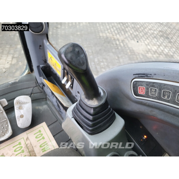 2010 JCB JS145LC-44211487