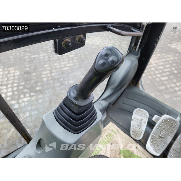 2010 JCB JS145LC-44211491