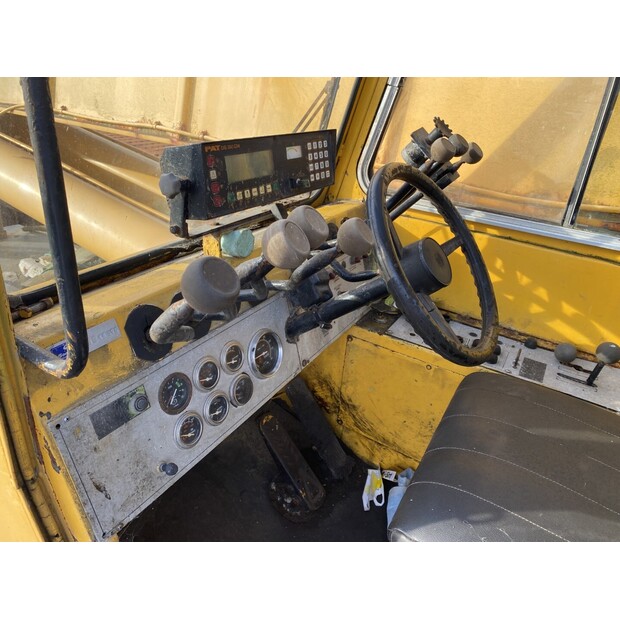 1992 GROVE RT990-44211637