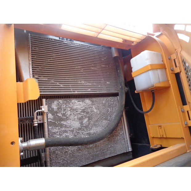 2020 Hyundai R220LC-9S-44211752