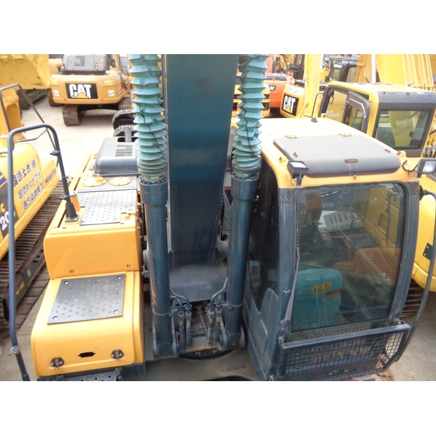 2020 Hyundai R220LC-9S-44211758