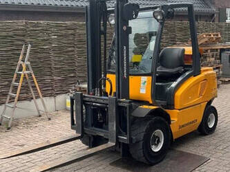 صورة ل رافعات 2011 جنجهينريتش TFG30S