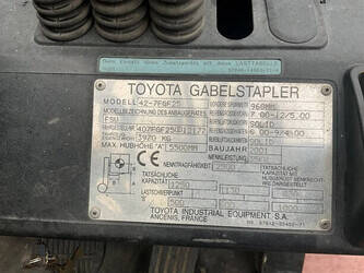 2001-toyota-42-7fgf25-1393188-44212281