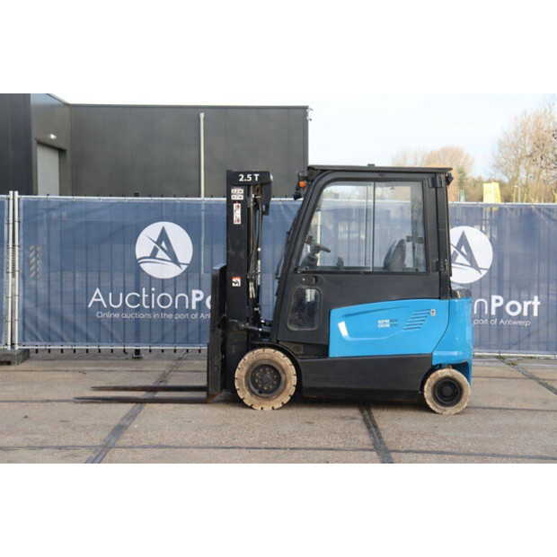 2021 دووسان B25X-7-44212724