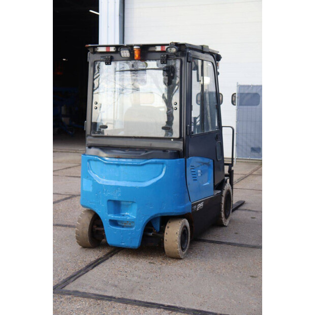 2021 دووسان B25X-7-44212728