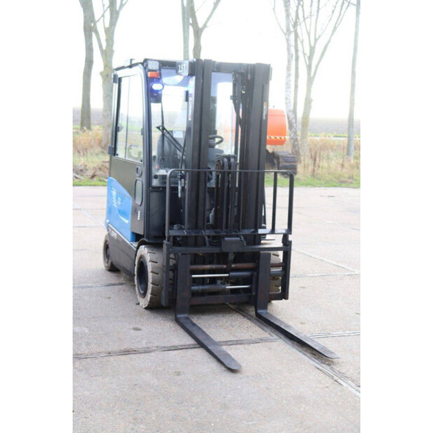 2021 دووسان B25X-7-44212730