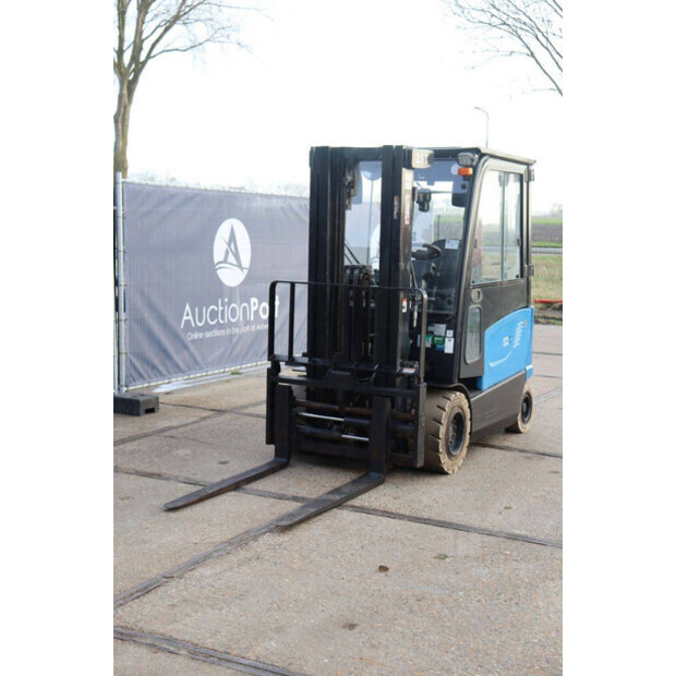 2021 دووسان B25X-7-44212732