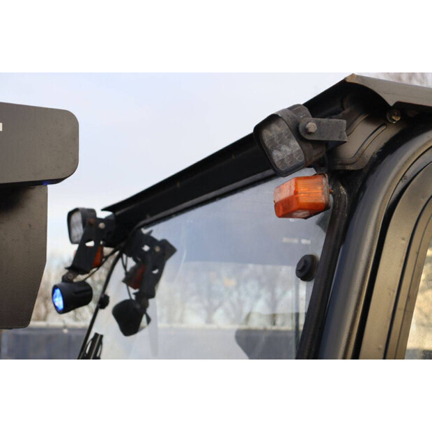 2021 دووسان B25X-7-44212738